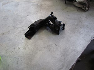 2004 Audi A8L Rear RH Passenger Side Skirt Mount