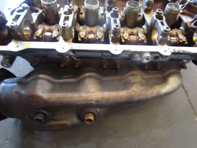 2004 Audi A8L RH Cylinder Head With Exhaust Manifold