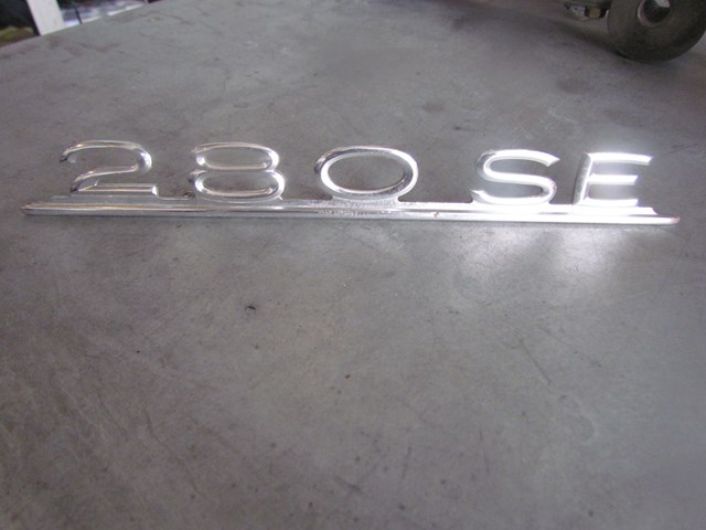 1972 Mercedes Benz 280se Trunk Emblem Badge