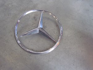 1972 Mercedes-Benz 280SE Trunk Lid Emblem Badge