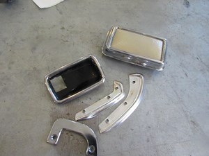 1972 Mercedes Benz Interior Door Handle/Ashtray Set (4)