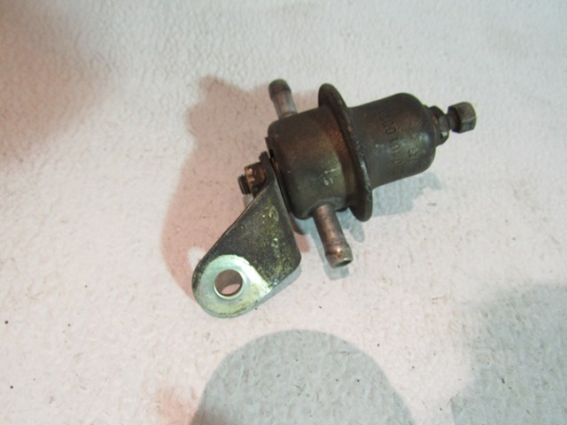 1972 Mercedes-Benz 280SE Fuel Pressure Dampener 0280161002 
