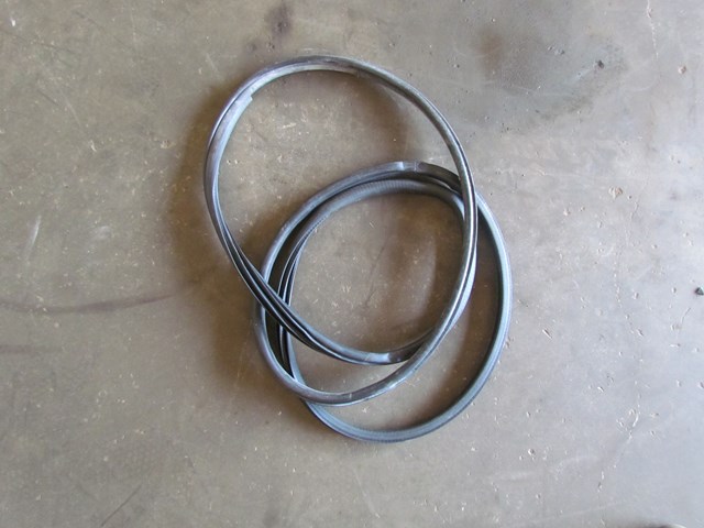 2007 Infiniti G35 Coupe LH Drivers Door Seal On Body 