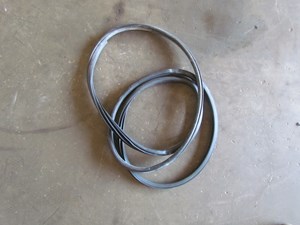 2007 Infiniti G35 Coupe LH Drivers Door Seal On Body 