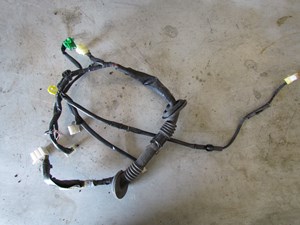 2004 Subaru Forester XT RH Passenger Front Door Harness