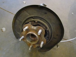 2004 Infiniti G35 RH Passenger Rear Spindle