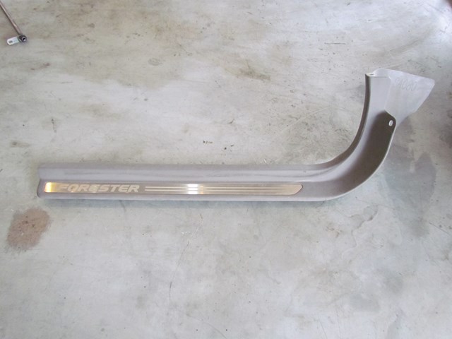2005 Subaru Forester Front RH Door Sill Kick Plate 94060SA080