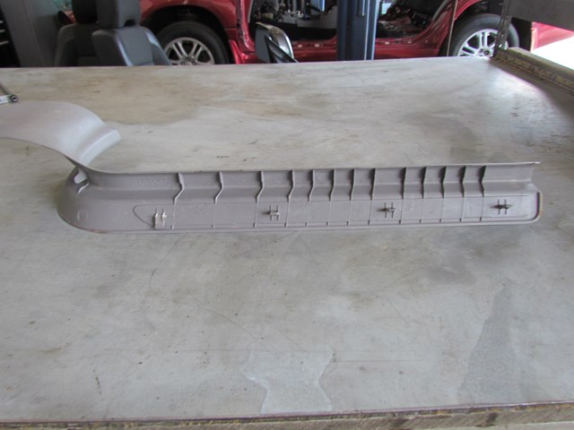 2005 Subaru Forester Front RH Door Sill Kick Plate 94060SA080