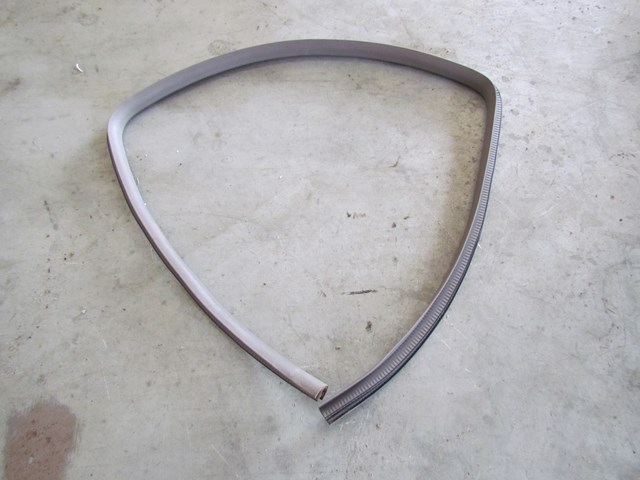 2005 Subaru Forester XT Rear LH Door Seal On Body