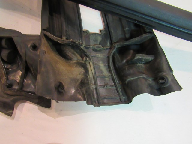 2005 Subaru Forester XT LH Upper Door Seal on Body