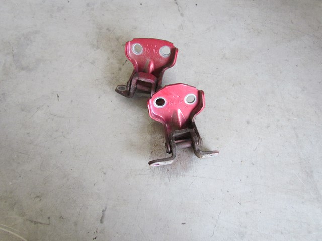 2005 Subaru Forester XT Rear RH Door Hinge Set