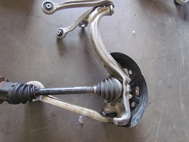 2004 Audi A8L LH Front Spindle With Extras