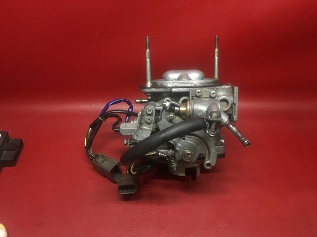 1986 1987 1988 1989 Nissan D21 Pathfinder Pickup Throttle Body Assembly TBI  OEM