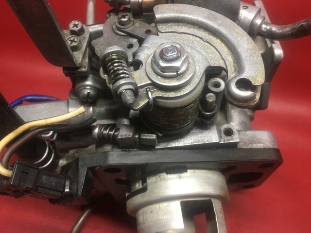 1986 1987 1988 1989 Nissan D21 Pathfinder Pickup Throttle Body Assembly TBI  OEM