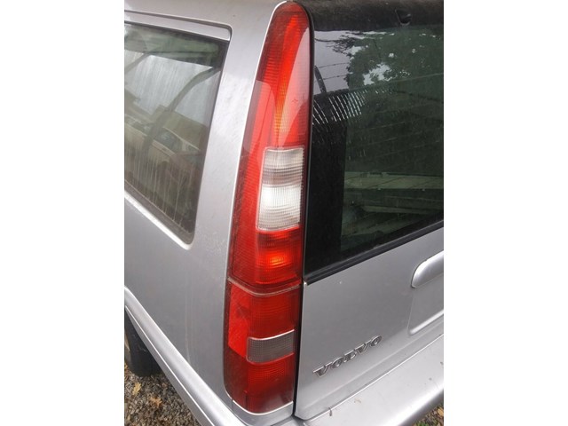 volvo v70 tail lights off of 1999 model