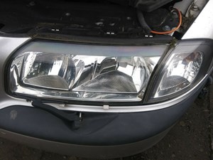 2011 Volvo s80 headlight assembly pair