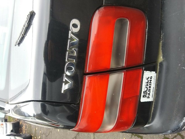 1999 Volvo s70 taillight assembly