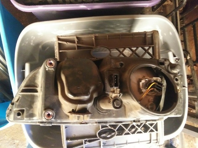 volvo c70 right head light assembly #9169525