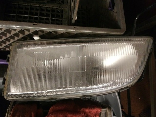 98-00 Volvo S70 OEM Left Driver Headlight 9169362