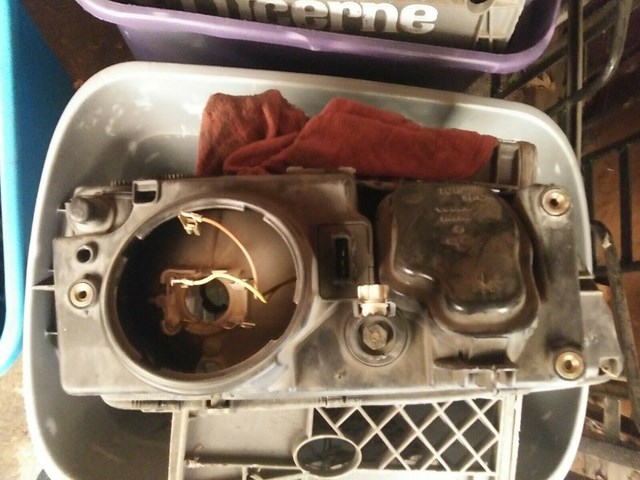 98-00 Volvo S70 OEM Left Driver Headlight 9169362