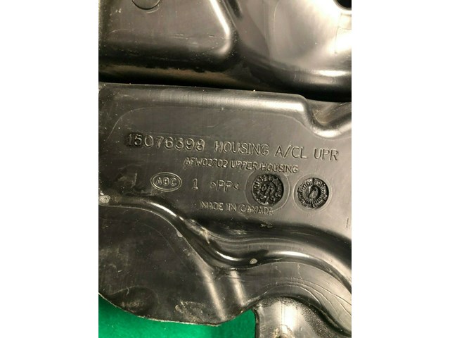 02 03 04 CHEVROLET TRAILBLAZER UPPER AIR CLEANER BOX HOUSING 15175750 