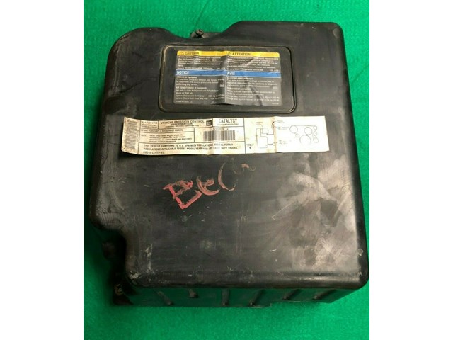 02 03 04 CHEVROLET TRAILBLAZER UPPER AIR CLEANER BOX HOUSING 15175750 