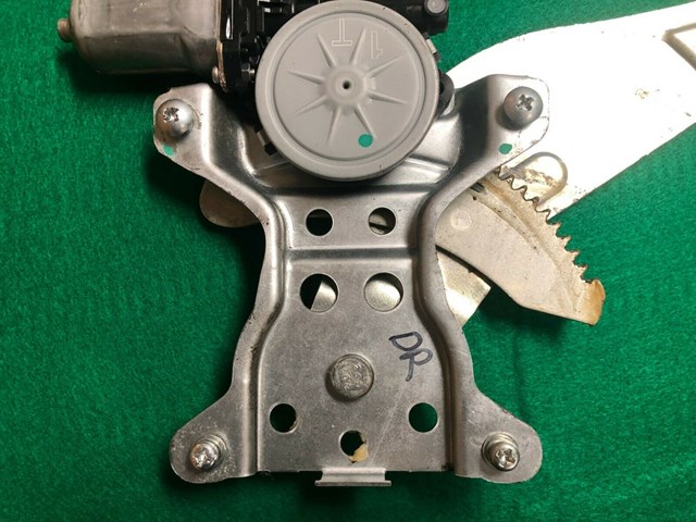 2007 08 09 10 11 12 13 SUZUKI SX4 REAR LEFT LH DRIVER WINDOW REGULATOR W/ MOTOR