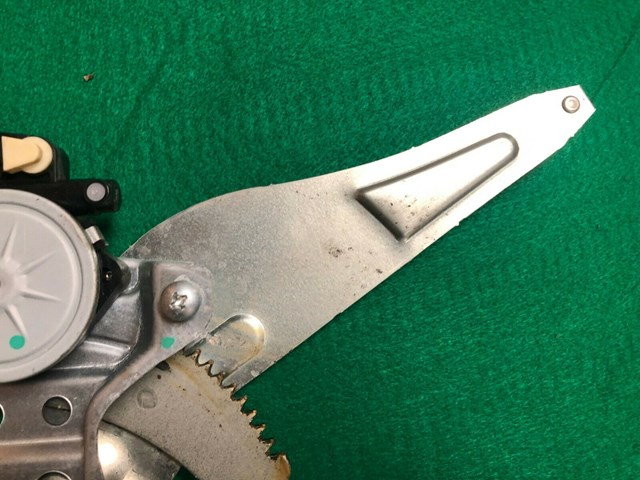 2007 08 09 10 11 12 13 SUZUKI SX4 REAR LEFT LH DRIVER WINDOW REGULATOR W/ MOTOR