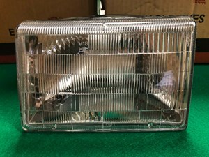 1993-1998 LEFT (Driver) Replacement Headlight For Jeep Grand Cherokee 