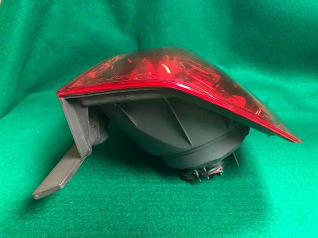 03 04 05 OEM Honda Pilot Right Passenger Side Taillight Tail Light Rh R