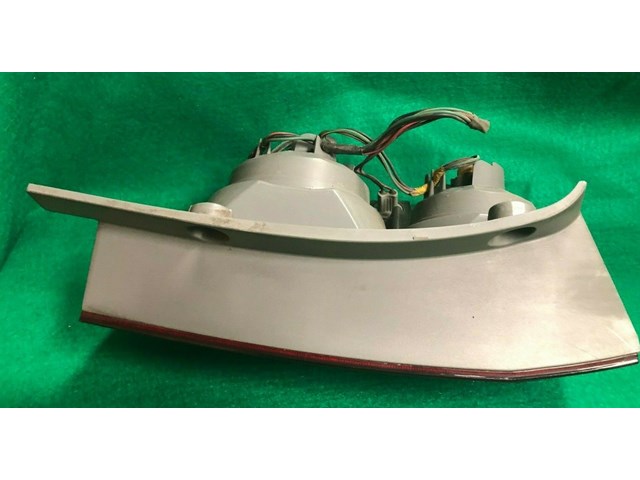 03 04 05 OEM Honda Pilot Right Passenger Side Taillight Tail Light Rh R