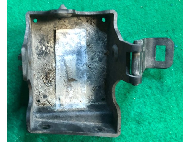 2002 - 2007 BUICK RENDEZVOUS CRUISE CONTROL UNIT MOUNTED BRACKET 2003 OEM