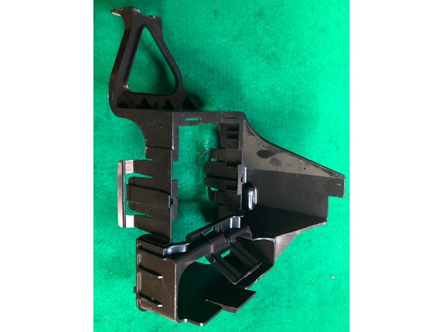 2003 Buick Rendezvous Fuse Box Mounting Bracket 10434244