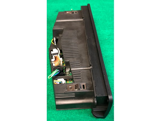 2003 BMW 330i Climate Control