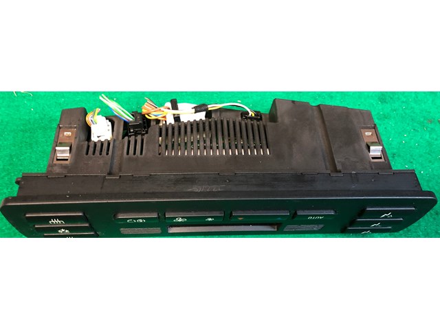 2003 BMW 330i Climate Control