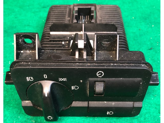 2003 BMW 330i Auto Headlight Dimmer