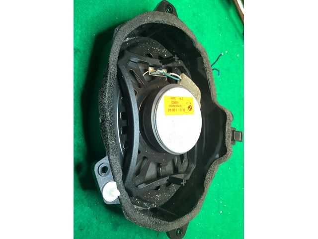 1999-2005 BMW E46 Right Side Subwoofer HARMAN KARDON 65138369940 OEM