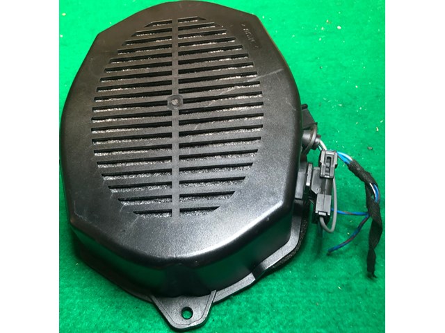 1999-2005 BMW E46 Right Side Subwoofer HARMAN KARDON 65138369940 OEM