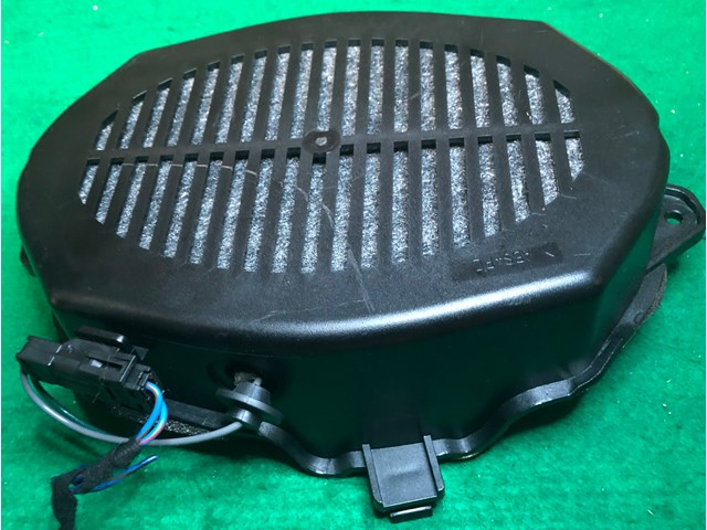 1999-2005 BMW E46 Right Side Subwoofer HARMAN KARDON 65138369940 OEM