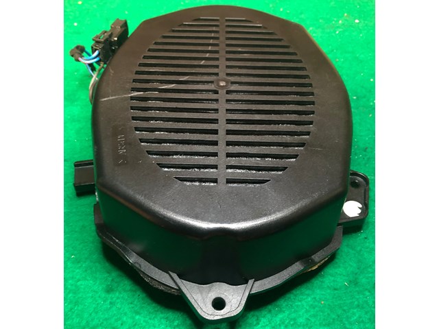 1999-2005 BMW E46 Right Side Subwoofer HARMAN KARDON 65138369940 OEM