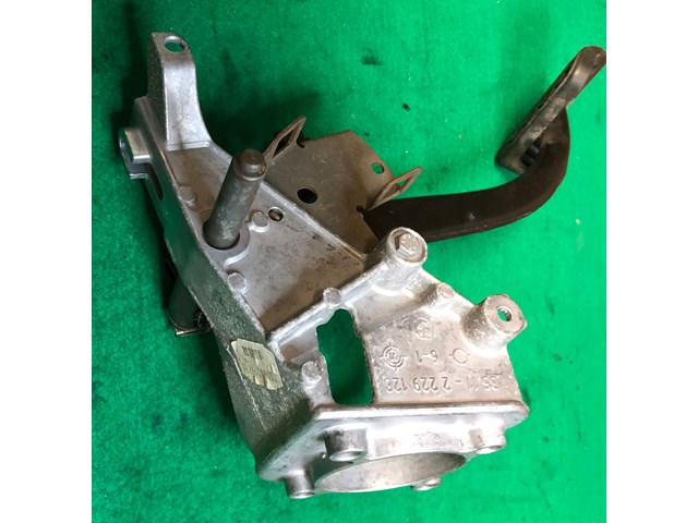 2003 BMW 330i BRAKE PEDAL ASSEMBLY