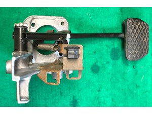 2003 BMW 330i BRAKE PEDAL ASSEMBLY