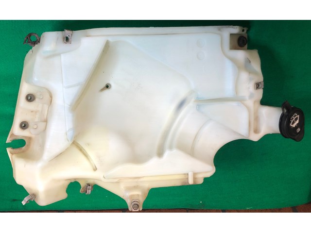 2002 Oldsmobile Bravada Windshield Washer Reservoir