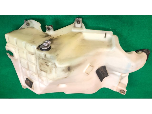 2002 Oldsmobile Bravada Windshield Washer Reservoir