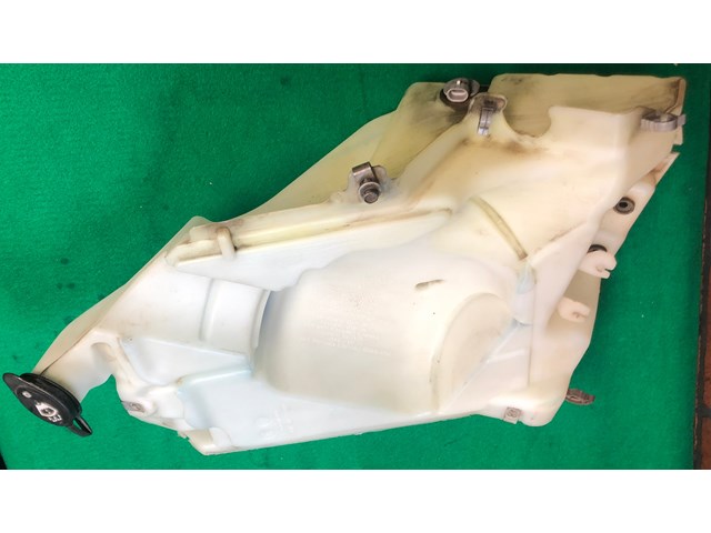 2002 Oldsmobile Bravada Windshield Washer Reservoir