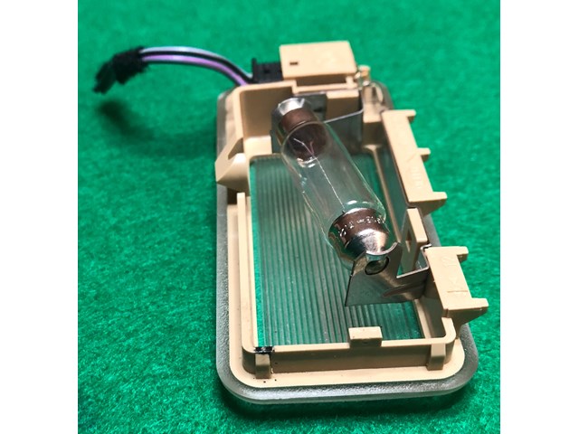 2003 BMW 330i  Sun Visor Light Overhead Map Lamp Lens 63316962002 OEM