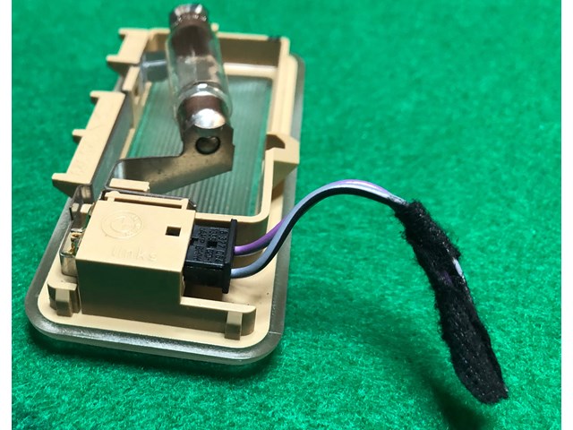 2003 BMW 330i  Sun Visor Light Overhead Map Lamp Lens 63316962002 OEM