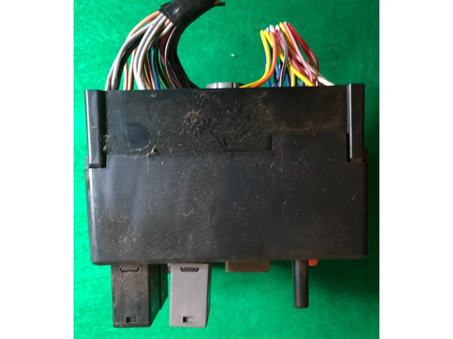 05 06 2005 2006 EQUINOX VUE 22682563 FUSEBOX FUSE BOX RELAY MODULE