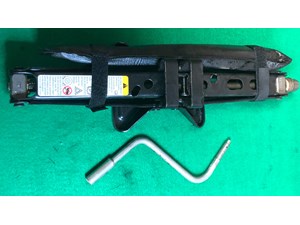 2005-2009 Chevrolet Chevy Equinox Jack Tool Set LUG NUT WRENCH with Case OEM