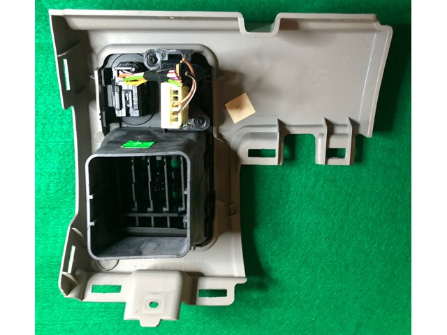 05-09 CHEVROLET EQUINOX MILEAGE GRAY AC VENT BEZEL OEM AAF91610 21996477